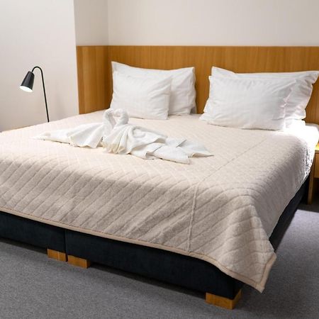 Hotel Smetanova Vsetin Ngoại thất bức ảnh