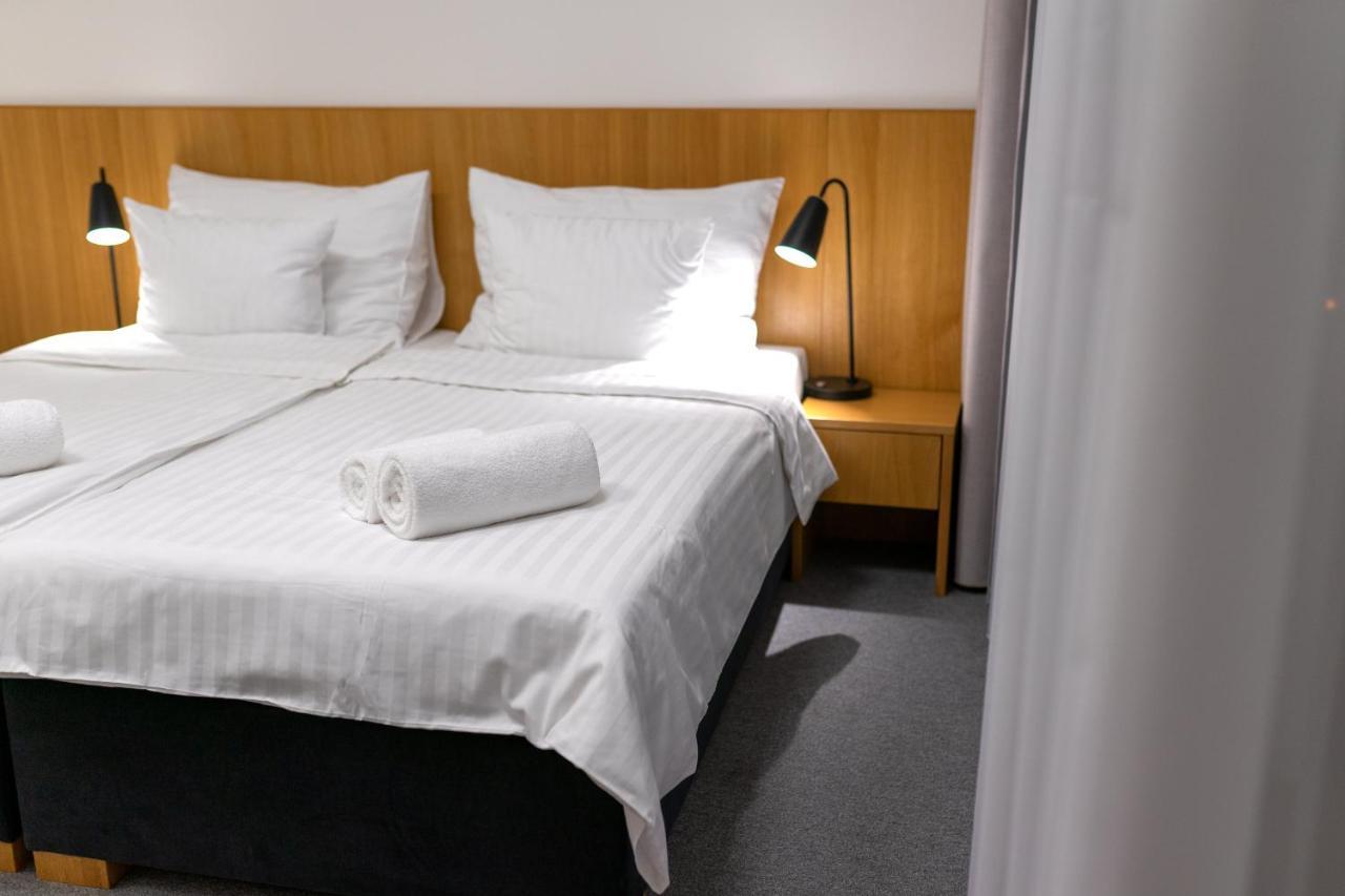 Hotel Smetanova Vsetin Ngoại thất bức ảnh