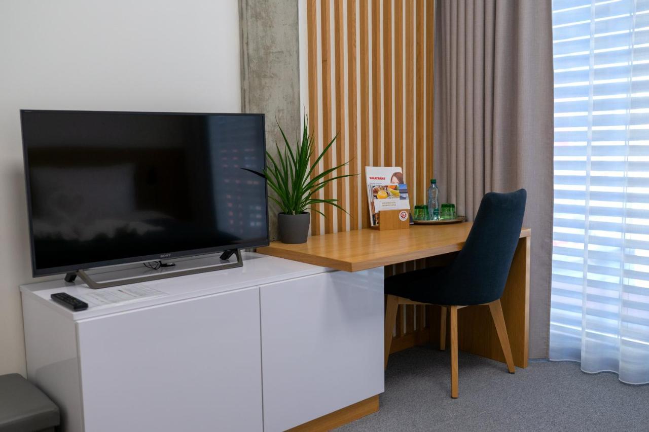 Hotel Smetanova Vsetin Ngoại thất bức ảnh