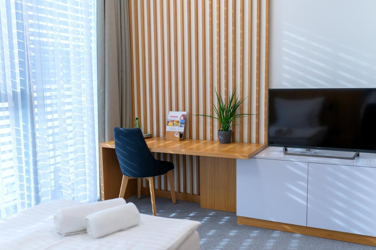Hotel Smetanova Vsetin Ngoại thất bức ảnh
